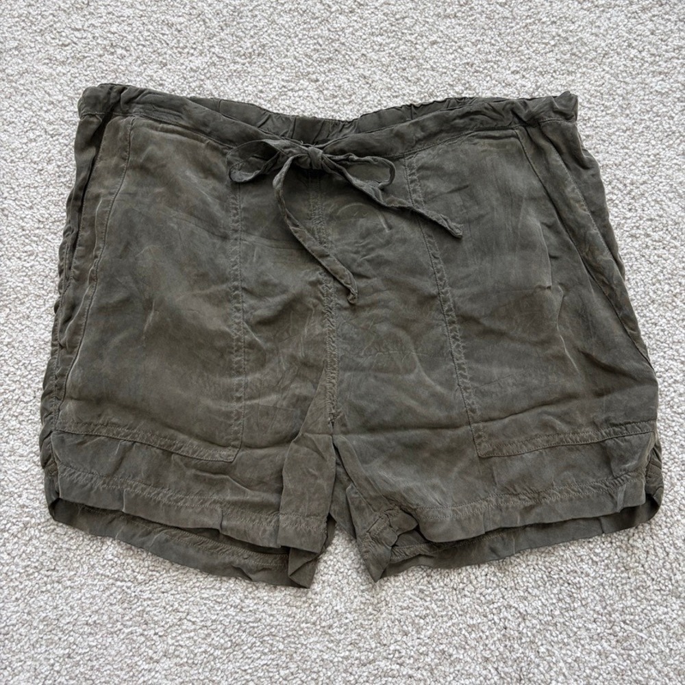 Olive Drawstring Linen-Blend Women’s Shorts